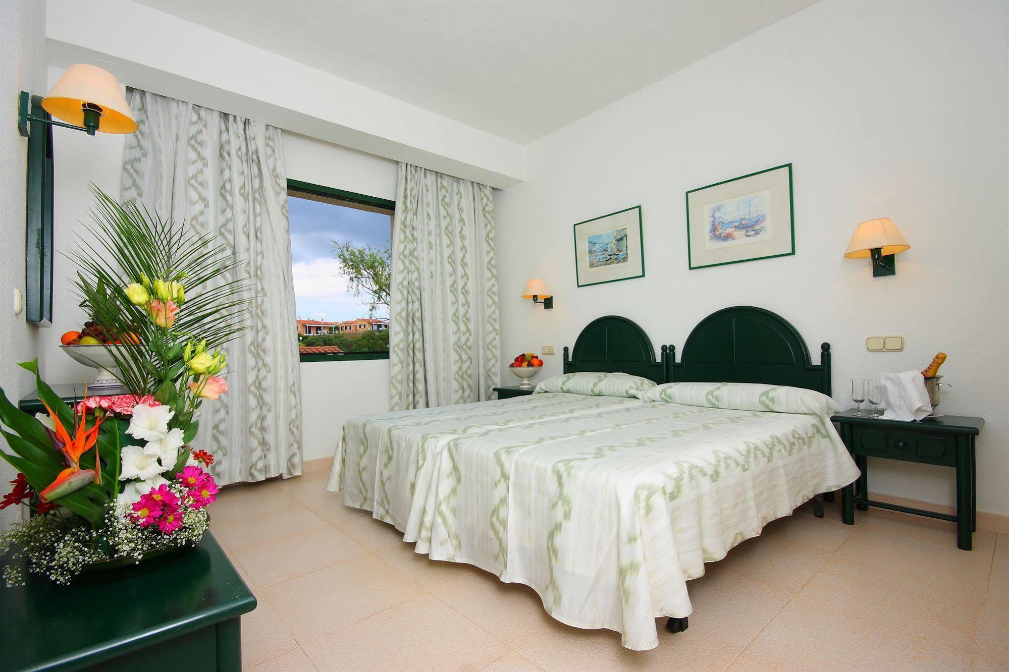 Son Bou Apartments Ngoại thất bức ảnh