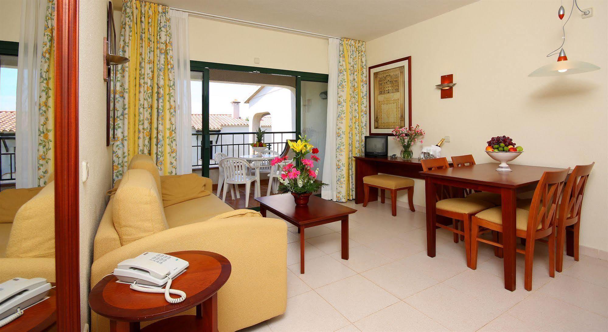 Son Bou Apartments Ngoại thất bức ảnh