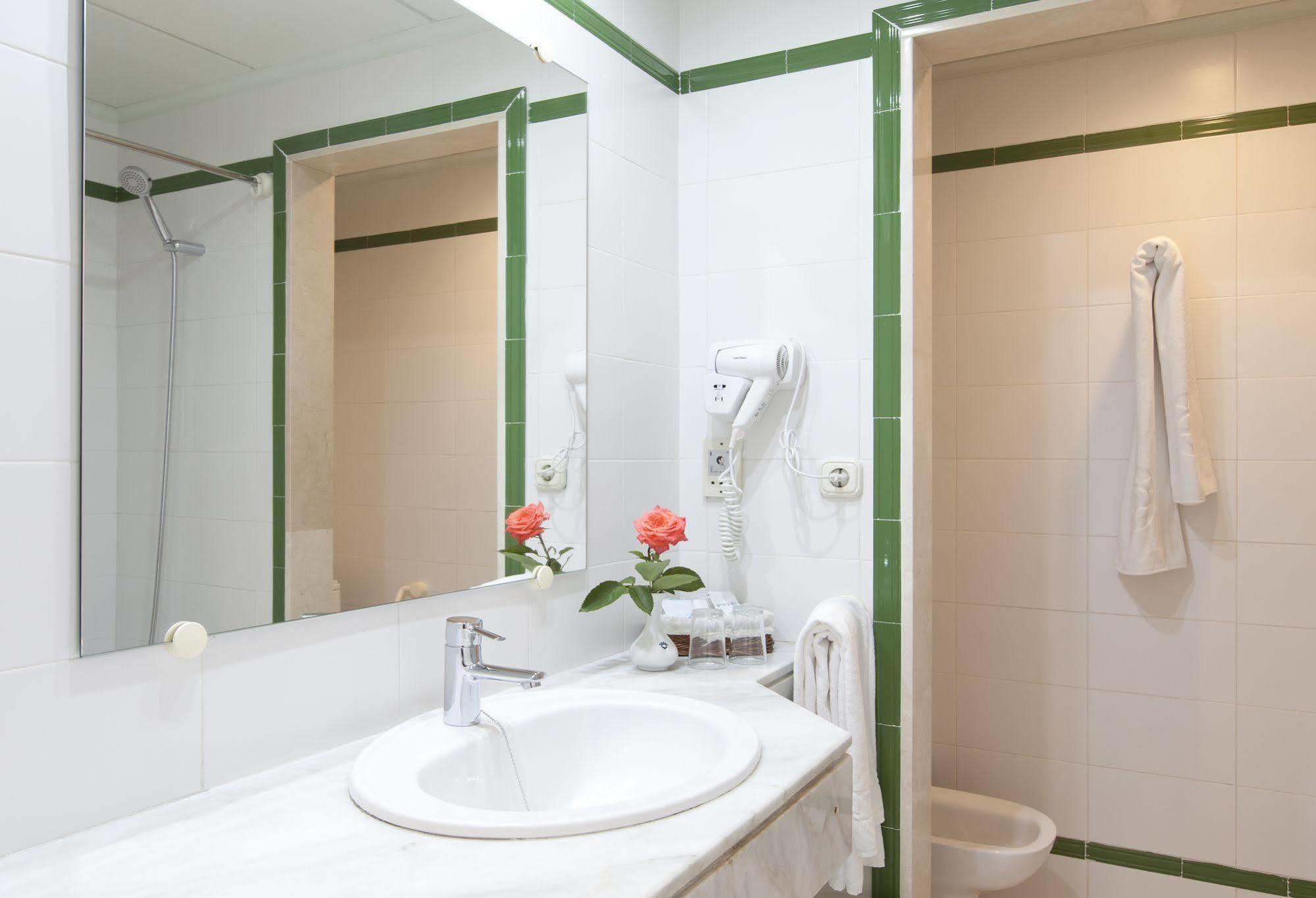 Son Bou Apartments Ngoại thất bức ảnh