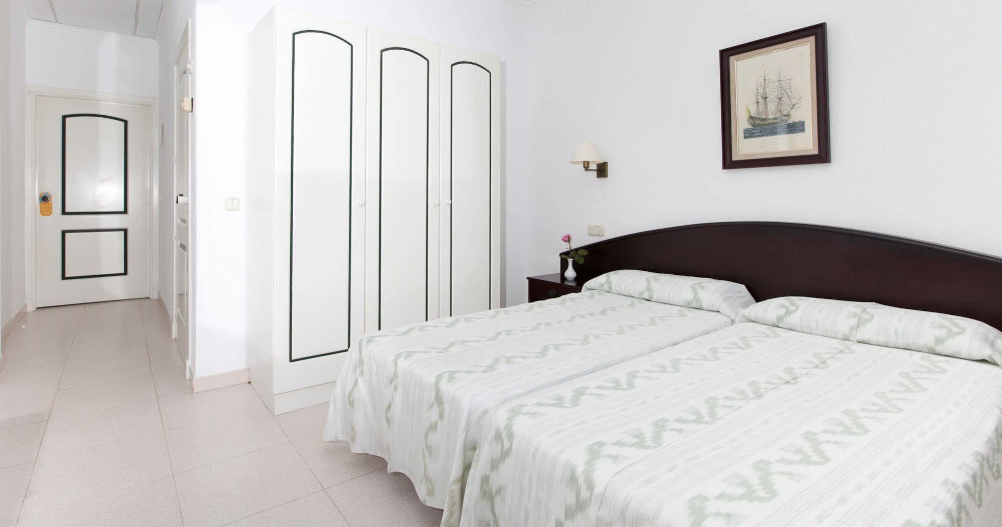 Son Bou Apartments Ngoại thất bức ảnh